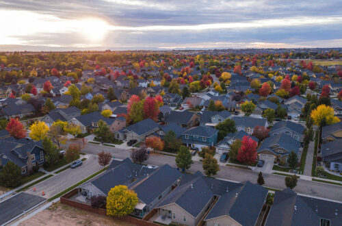 Clean house roofs in an Oregon neighborhood