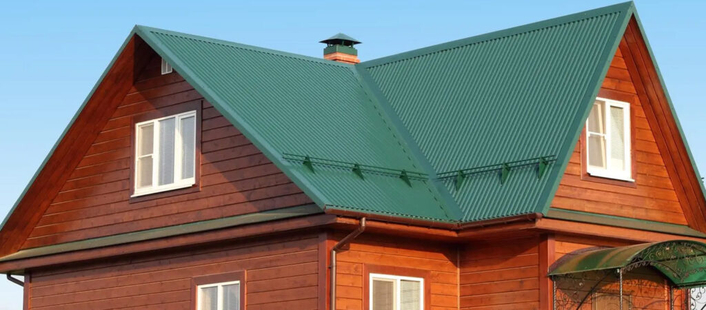 A new metal roof on a house in Oregon