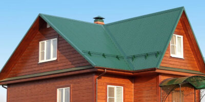 A new metal roof on a house in Oregon