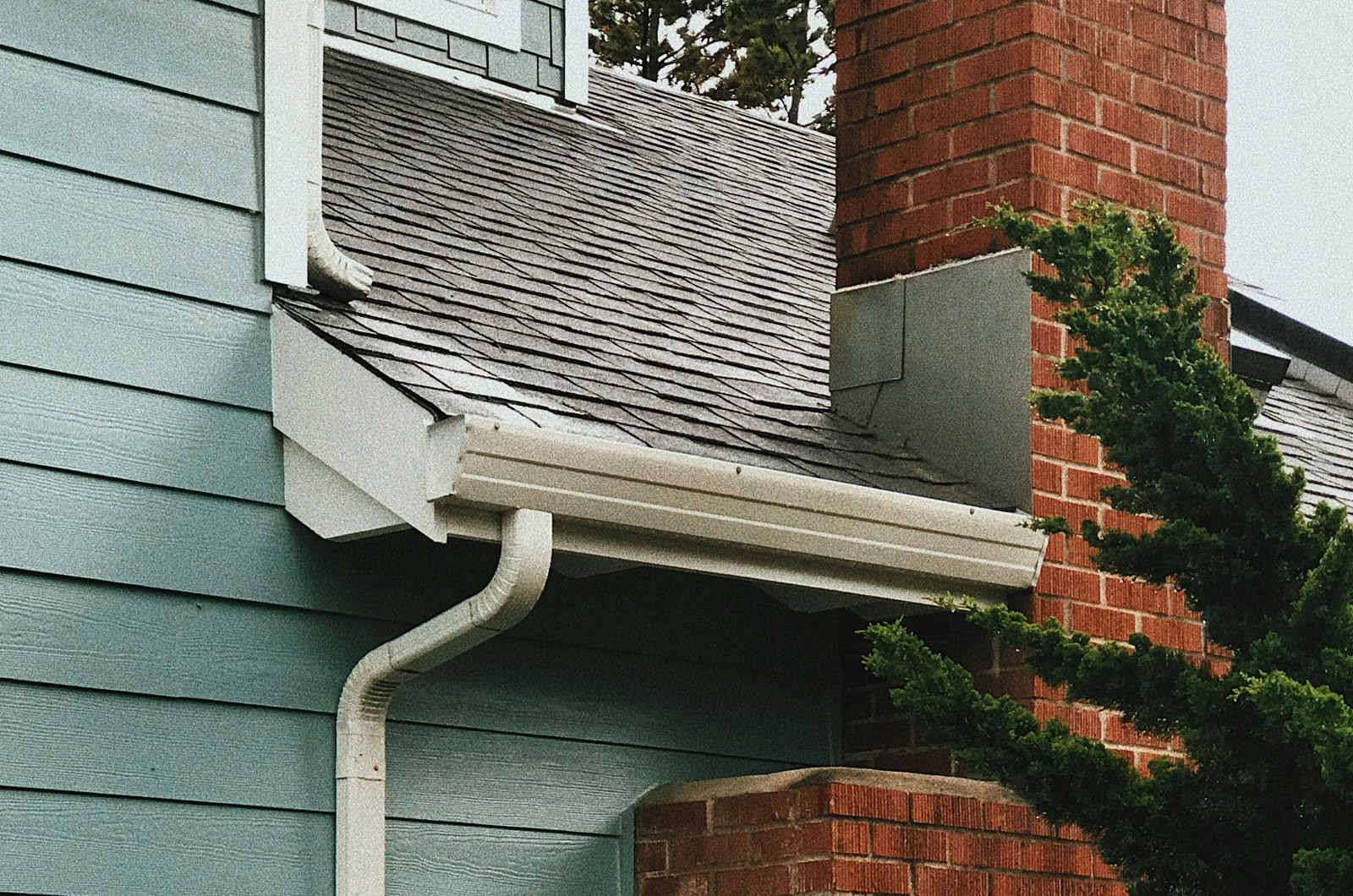 Rain gutters and downspouts on a Southern Oregon home