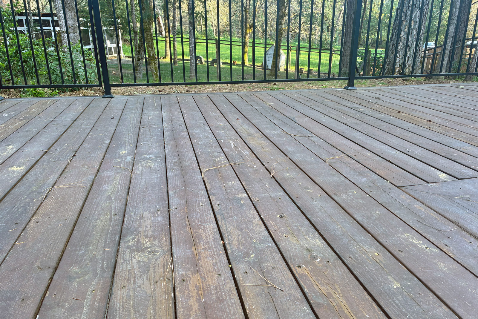 A wood deck in Southern Oregon that needs cleaning