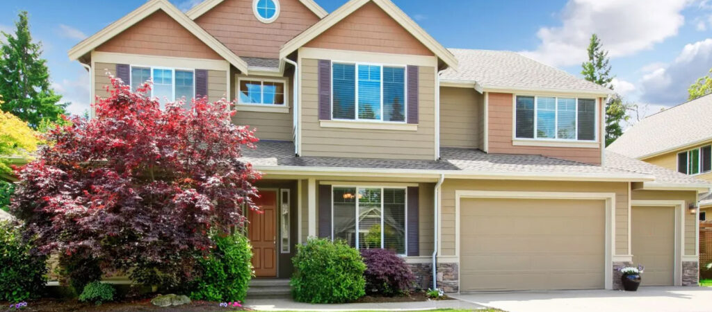 A Southern Oregon house after pressure washing