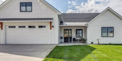 A recently pressure washed house in Southern Oregon