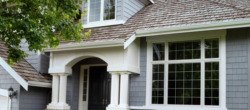 Clean windows on Southern Oregon home